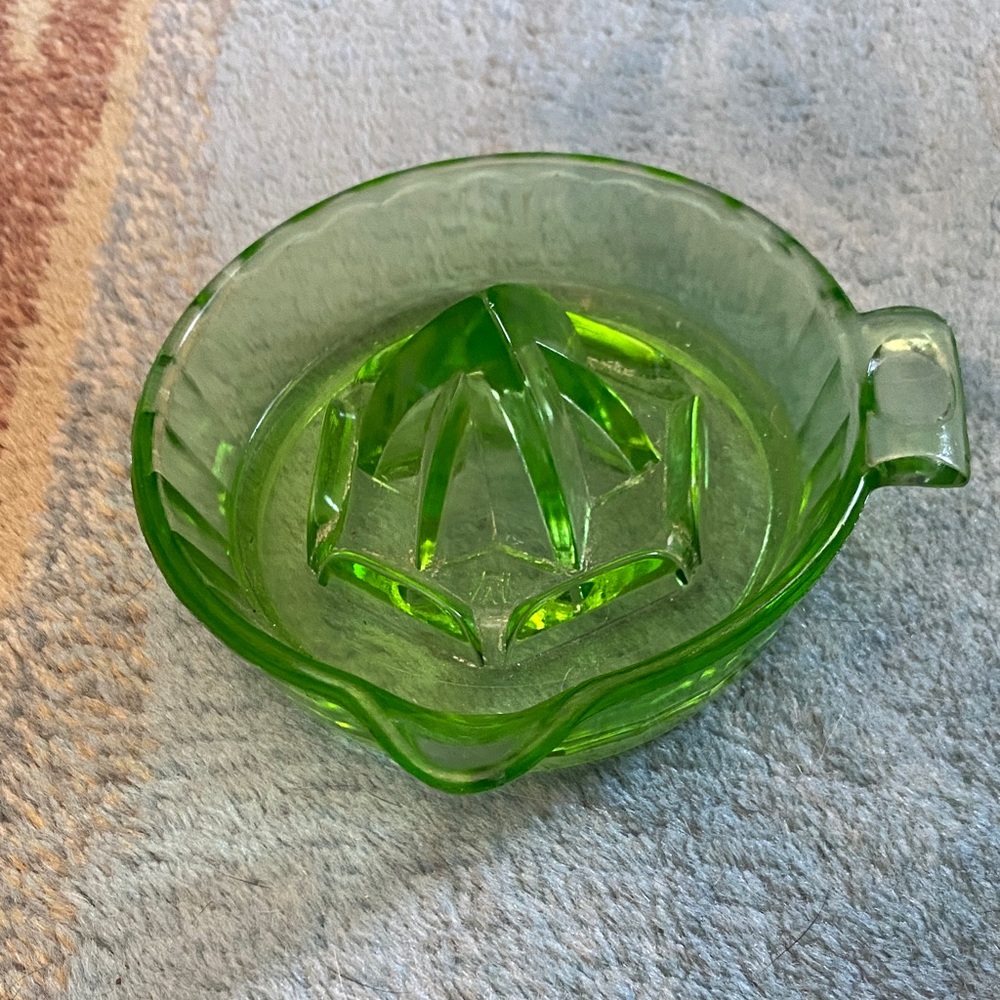 Vintage Green Depression Glass Reamer Citrus Juicer